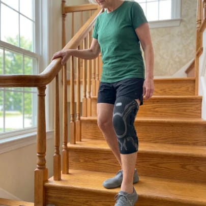 KNEE SUPPORT